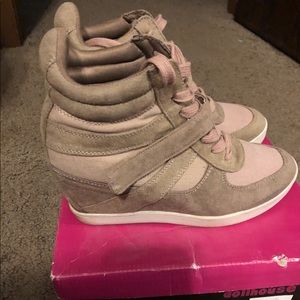 Madden Girl Olleyy boots